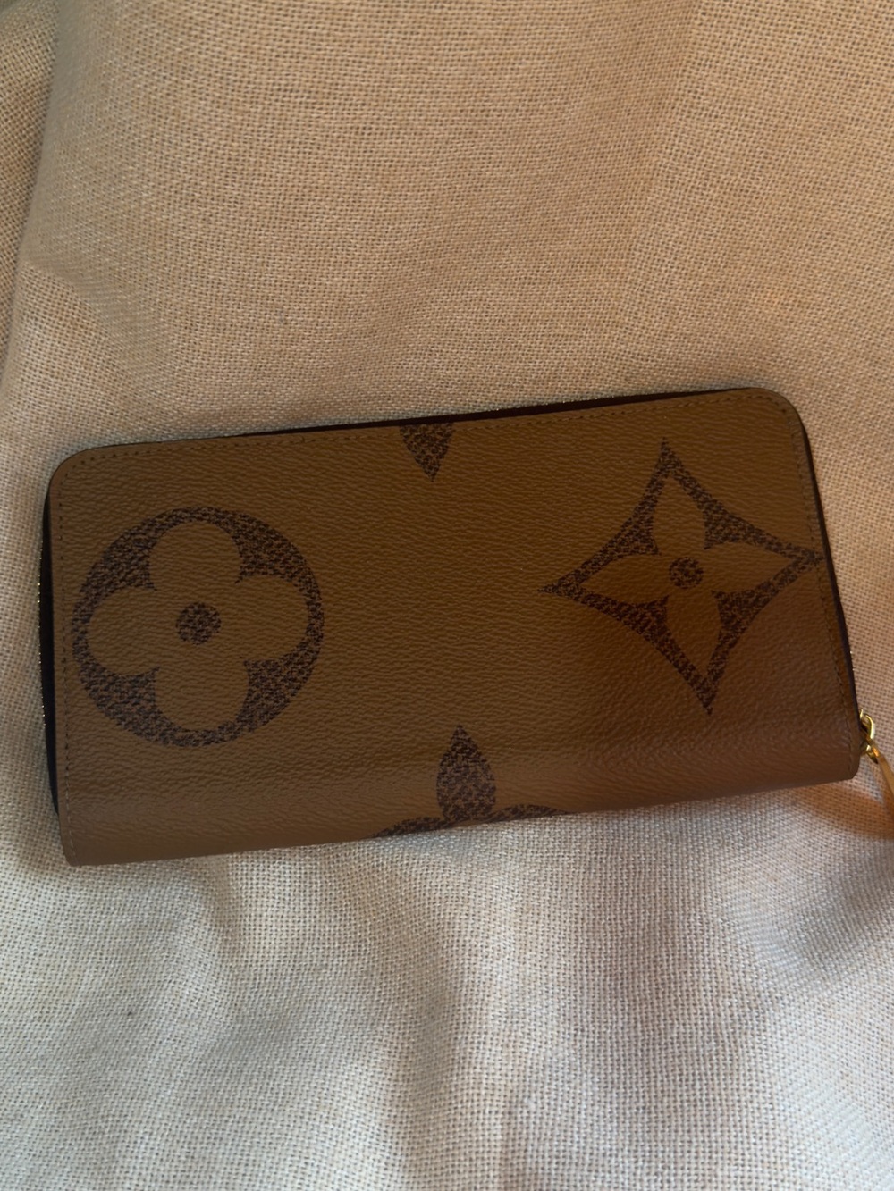 LV Wallet - Picture 10 of 10